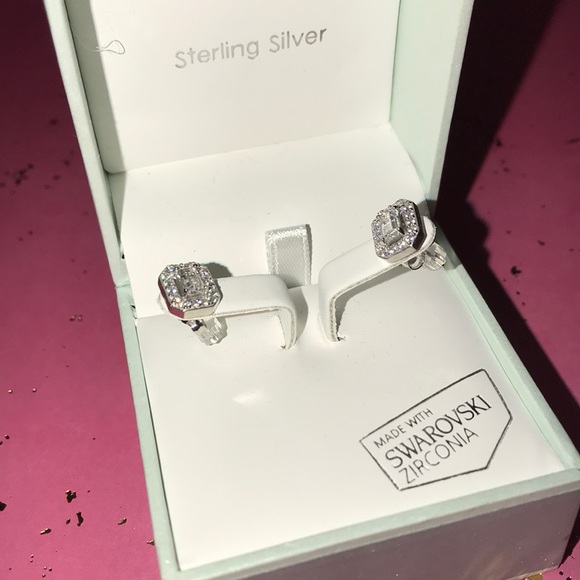 Sterling Siver Swarovski Zirconia Earrings Studs - Picture 4 of 5